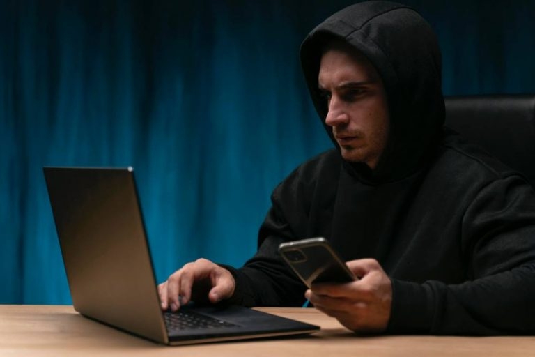 Мошенники украли у россиян 1,5 млрд рублей через легальное Android‑приложение Мошенники украли у россиян 1,5 млрд рублей через легальное Android‑приложение