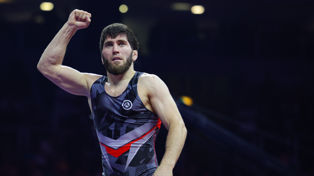 Путин поздравил российского борца Угуева с победой на чемпионате мира в Хорватии Путин поздравил российского борца Угуева с победой на чемпионате мира в Хорватии