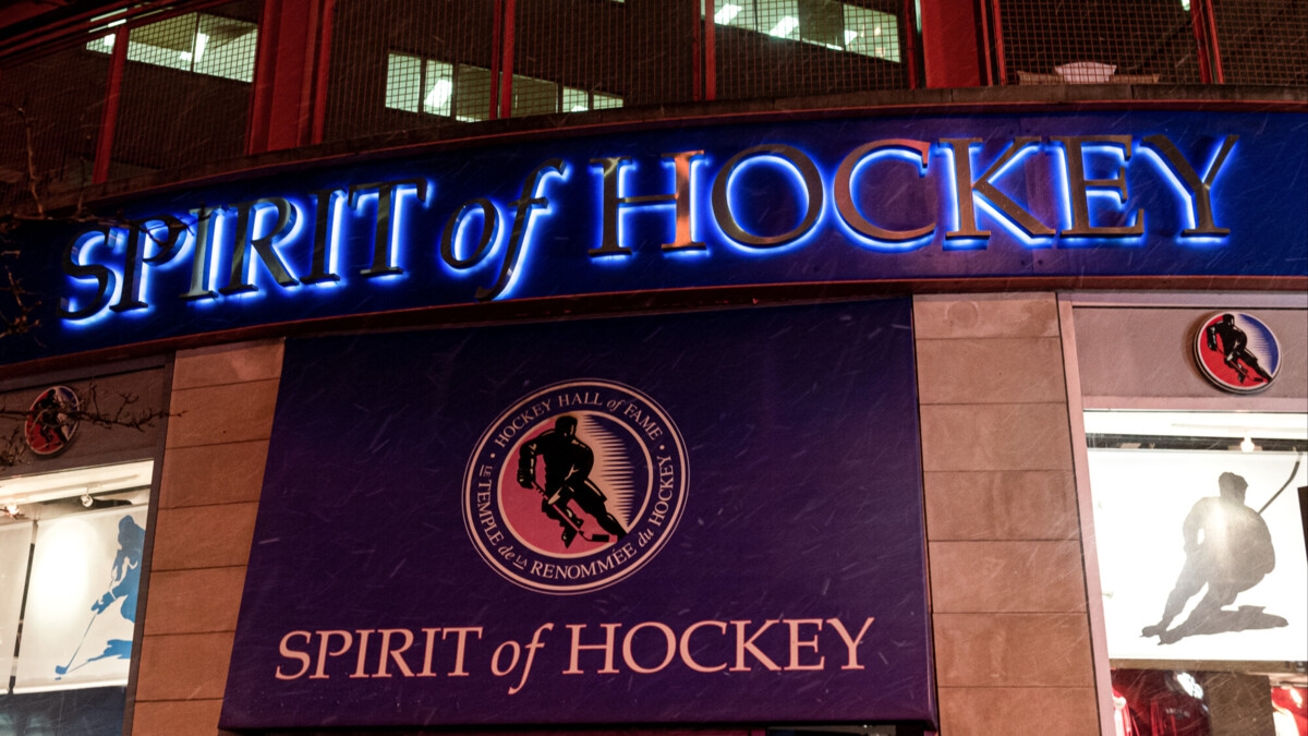 Президент и председатель правления Зала хоккейной славы покинули свои посты