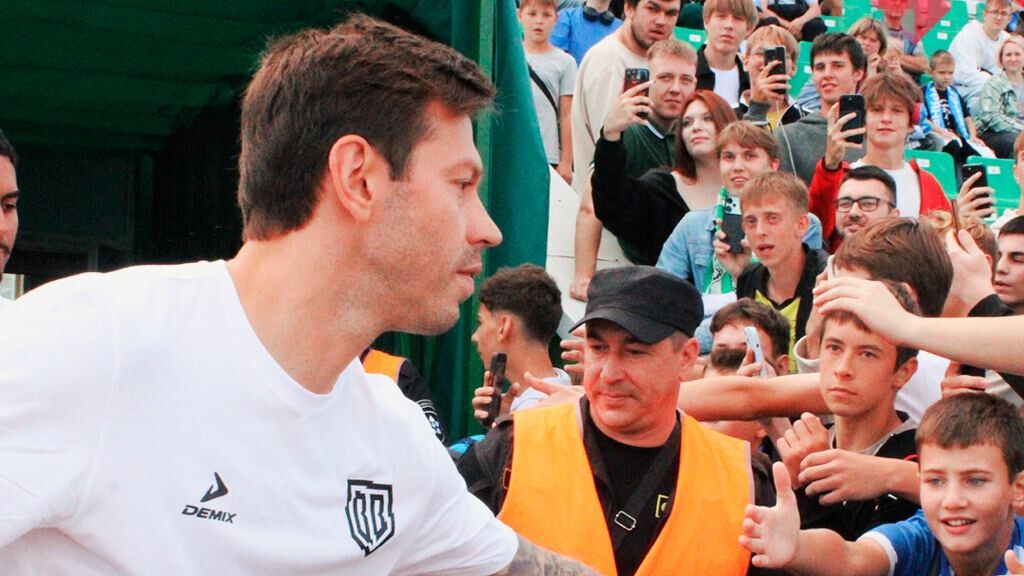 Смолов — о возможном переходе в «Крылья Советов»: «Если бы предложили, то рассмотрел бы этот вариант» Смолов — о возможном переходе в «Крылья Советов»: «Если бы предложили, то рассмотрел бы этот вариант»