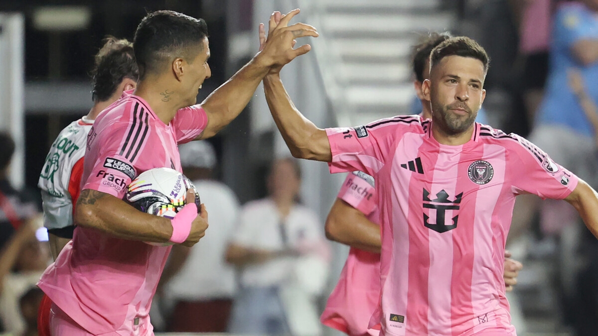 «Интер Майами» обыграл «Тигрес» в четвертьфинале Кубка лиг «Интер Майами» обыграл «Тигрес» в четвертьфинале Кубка лиг