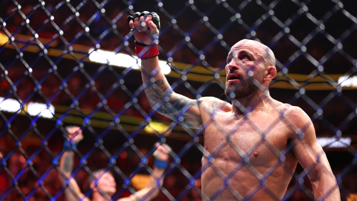 Реванш Волкановски и Лопеса станет главным боем турнира UFC 325