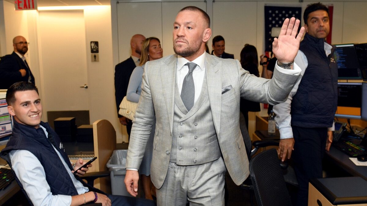 «Макгрегор заботился только о себе, а тут понял, что нужно решать проблемы людей». Монсон — о снятии экс‑чемпиона UFC с президентских выборов «Макгрегор заботился только о себе, а тут понял, что нужно решать проблемы людей». Монсон — о снятии экс‑чемпиона UFC с президентских выборов