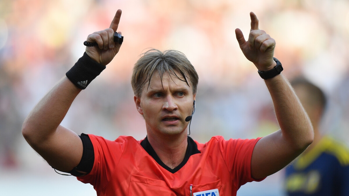 Лапочкин — о штрафном ударе в концовке матча «Локомотива»: «Фола нет. Это серьезная ошибка и судьи, и бригады VAR» Лапочкин — о штрафном ударе в концовке матча «Локомотива»: «Фола нет. Это серьезная ошибка и судьи, и бригады VAR»