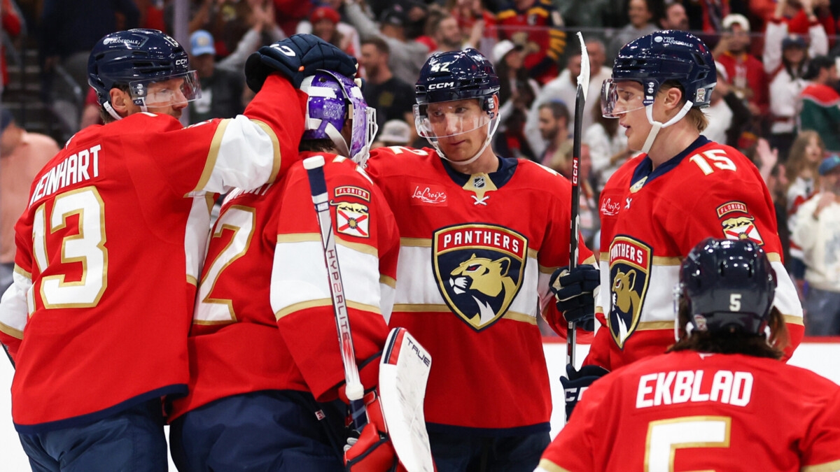 Журналисты портала НХЛ включили Шестеркина и Бобровского в число претендентов на «Везина Трофи»