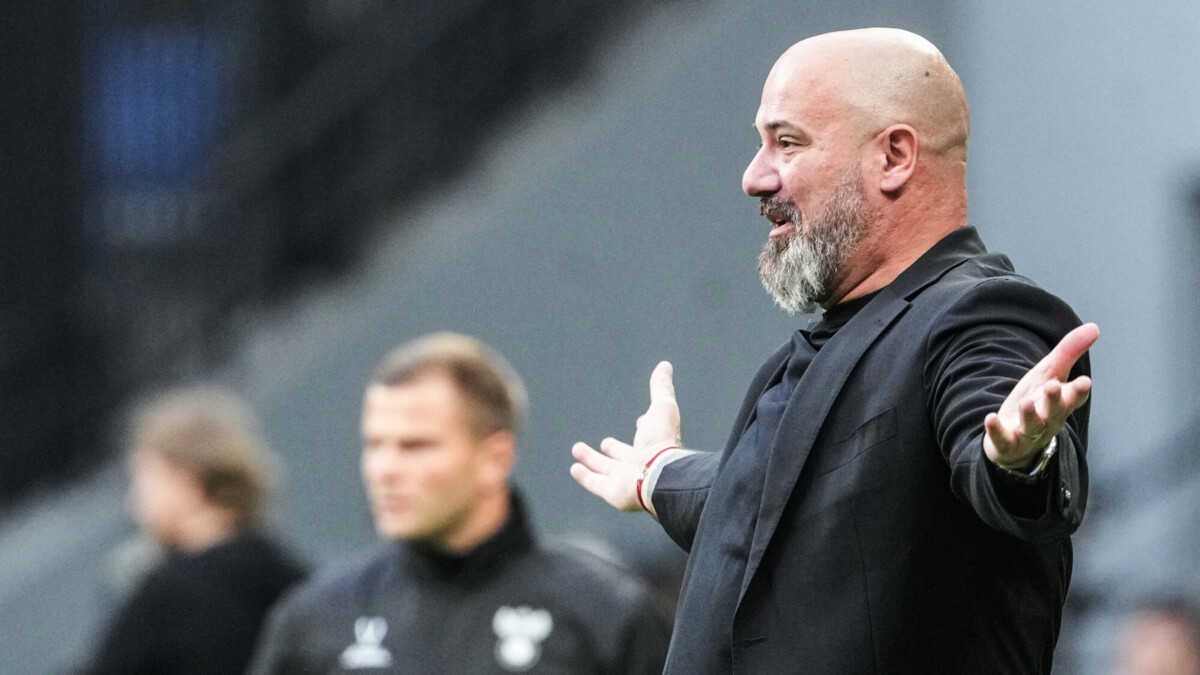 Ковтун: «Скидок Станковичу при рассмотрении его поведения в матче с «Динамо» уже не будет» Ковтун: «Скидок Станковичу при рассмотрении его поведения в матче с «Динамо» уже не будет»