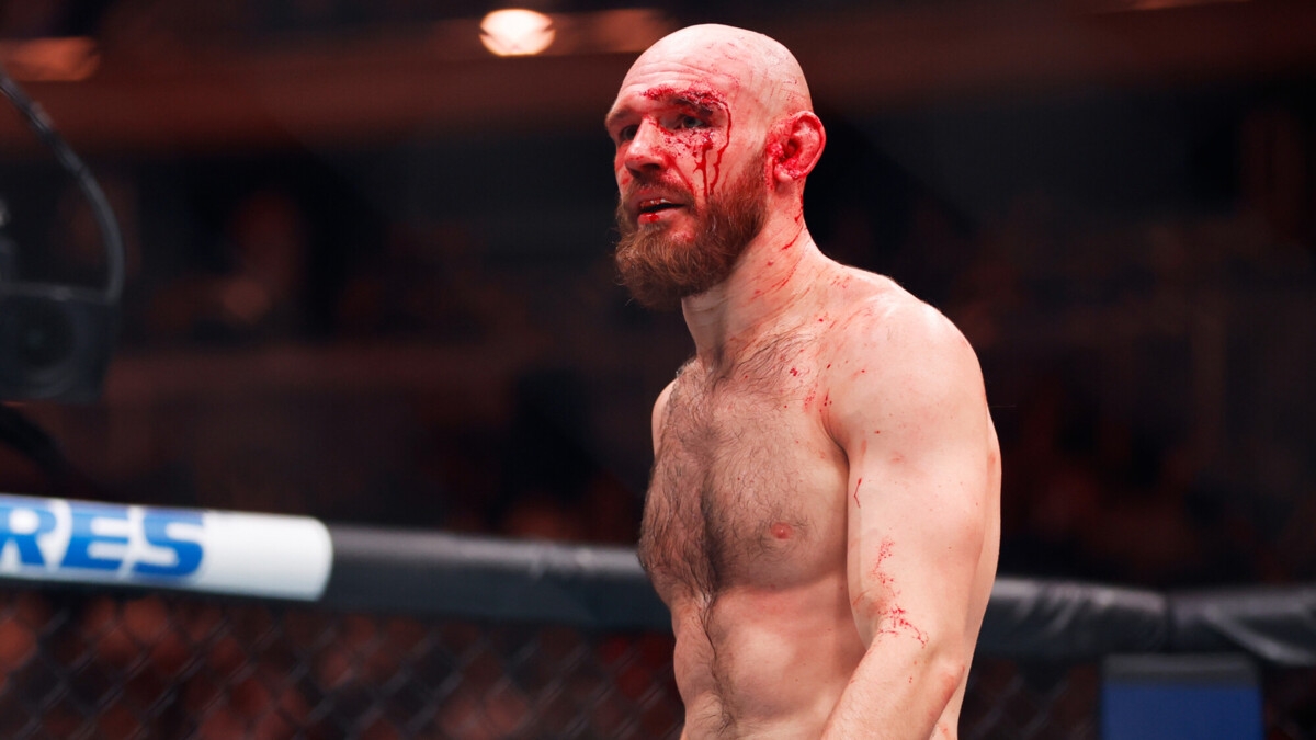 Россиянин Борщев проиграл американцу Маккинни на турнире UFC 317
