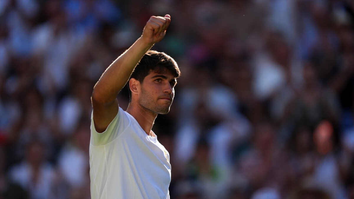 Алькарас более чем за 4,5 часа обыграл Фоньини на старте Уимблдона