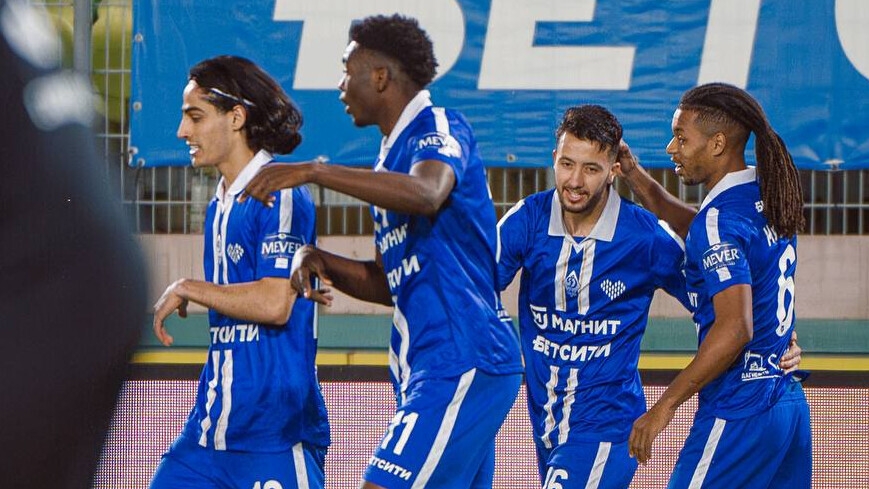 Махачкалинское «Динамо» обыгрывает «Крылья Советов» после первого тайма матча РПЛ