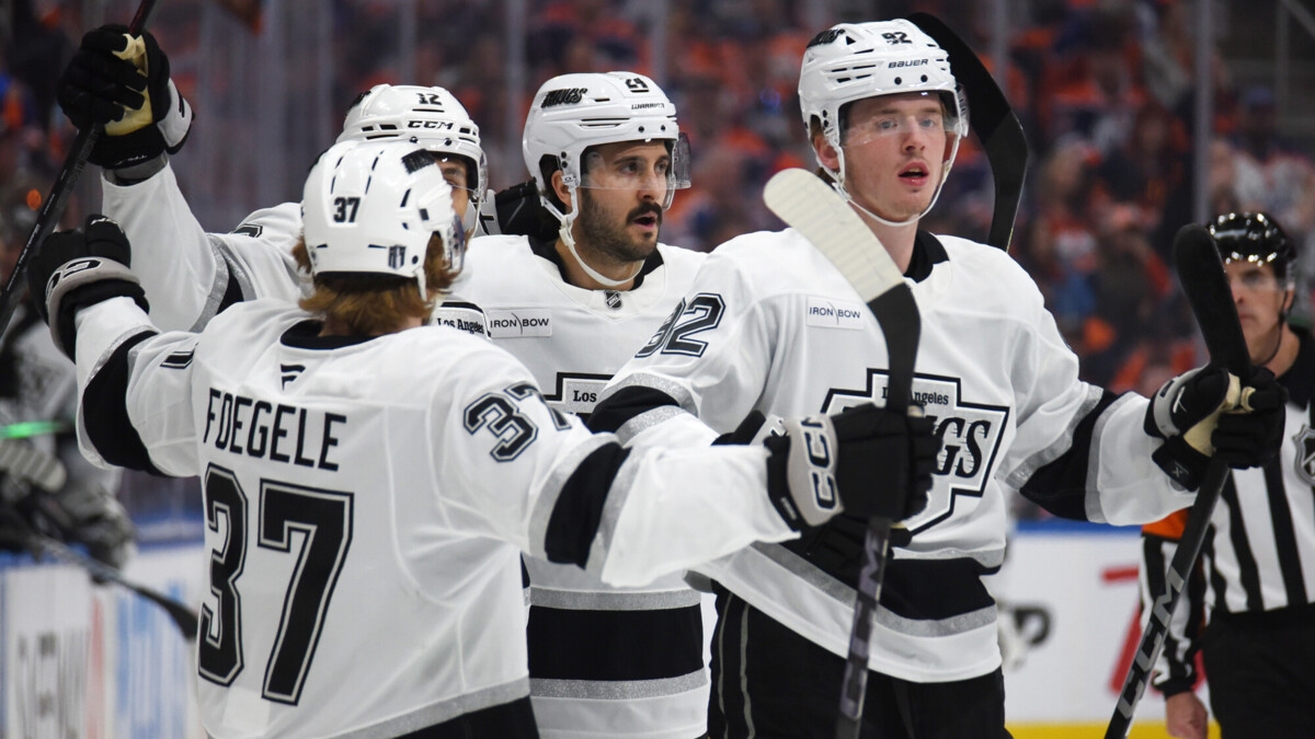 «Лос‑Анджелес» был сильнее «Чикаго» в матче НХЛ, Михеев отдал передачу «Лос‑Анджелес» был сильнее «Чикаго» в матче НХЛ, Михеев отдал передачу