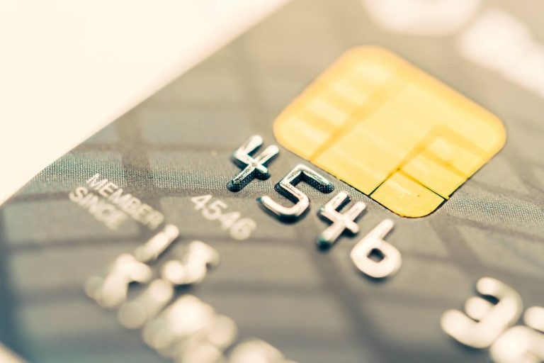 Россиян лишат карт Visa и Mastercard: срок безопасности истек Россиян лишат карт Visa и Mastercard: срок безопасности истек