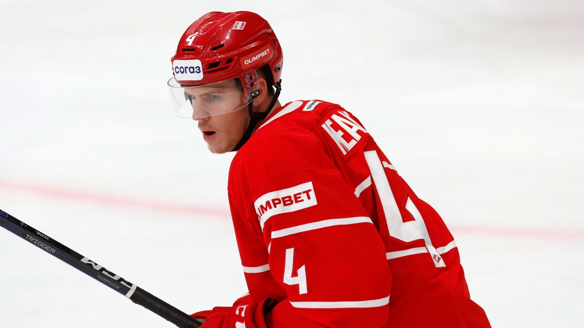 Хоккеист «Спартака» Кин: «В Москве, как и все, особо ничем не занимаюсь: тренируюсь, ем и сплю в апартаментах»