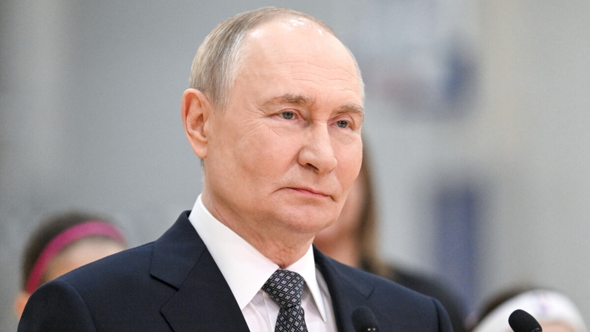 Путин: «Сейчас в России более 370 тысяч спортивных сооружений, и мы не собираемся останавливаться» Путин: «Сейчас в России более 370 тысяч спортивных сооружений, и мы не собираемся останавливаться»