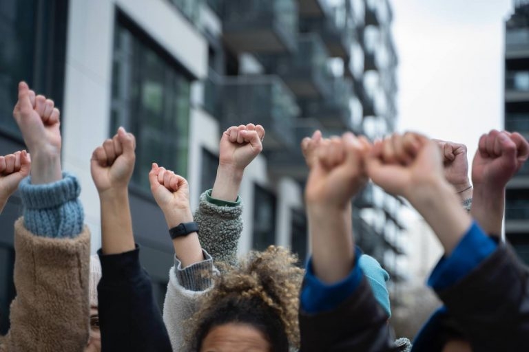 В Непале сняли блокировку соцсетей после протестов с жертвами