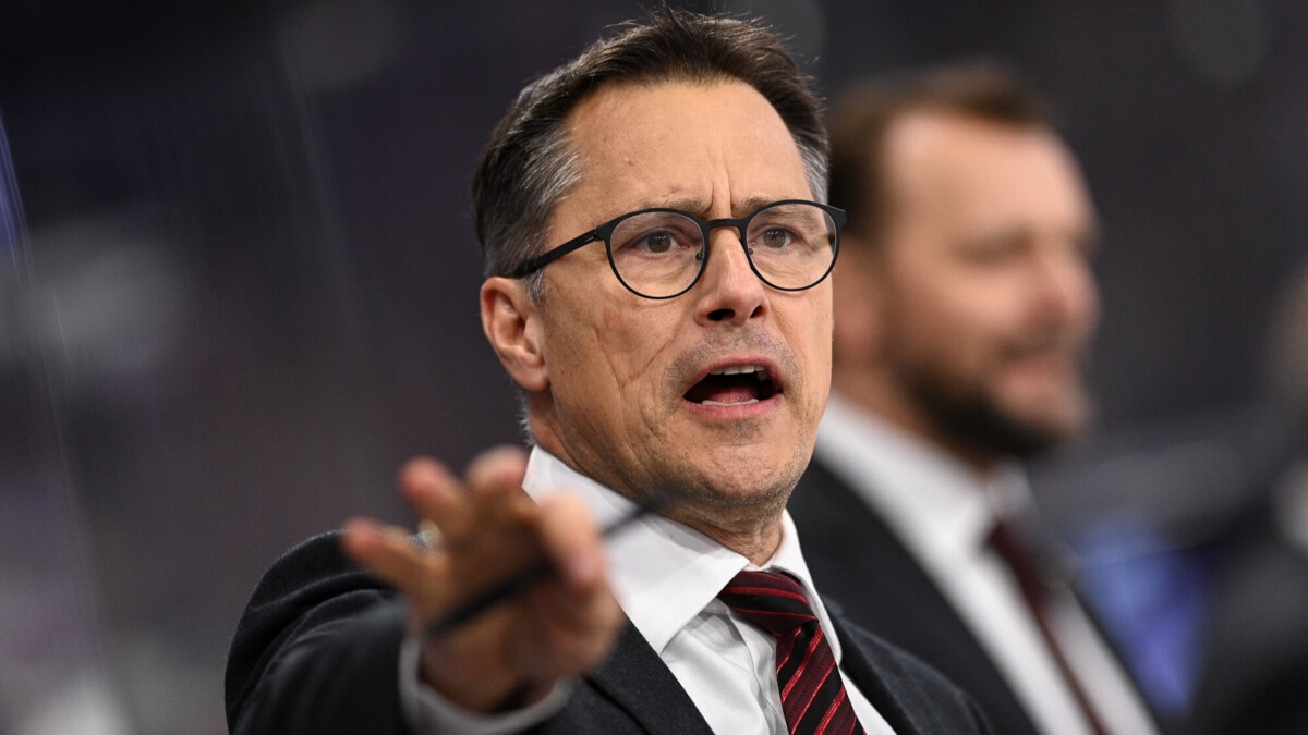 Генменеджер «Авангарда» Сопин: «Мы подписали контракт с Костиным после разговора с Буше. Для нас это важный игрок» Генменеджер «Авангарда» Сопин: «Мы подписали контракт с Костиным после разговора с Буше. Для нас это важный игрок»