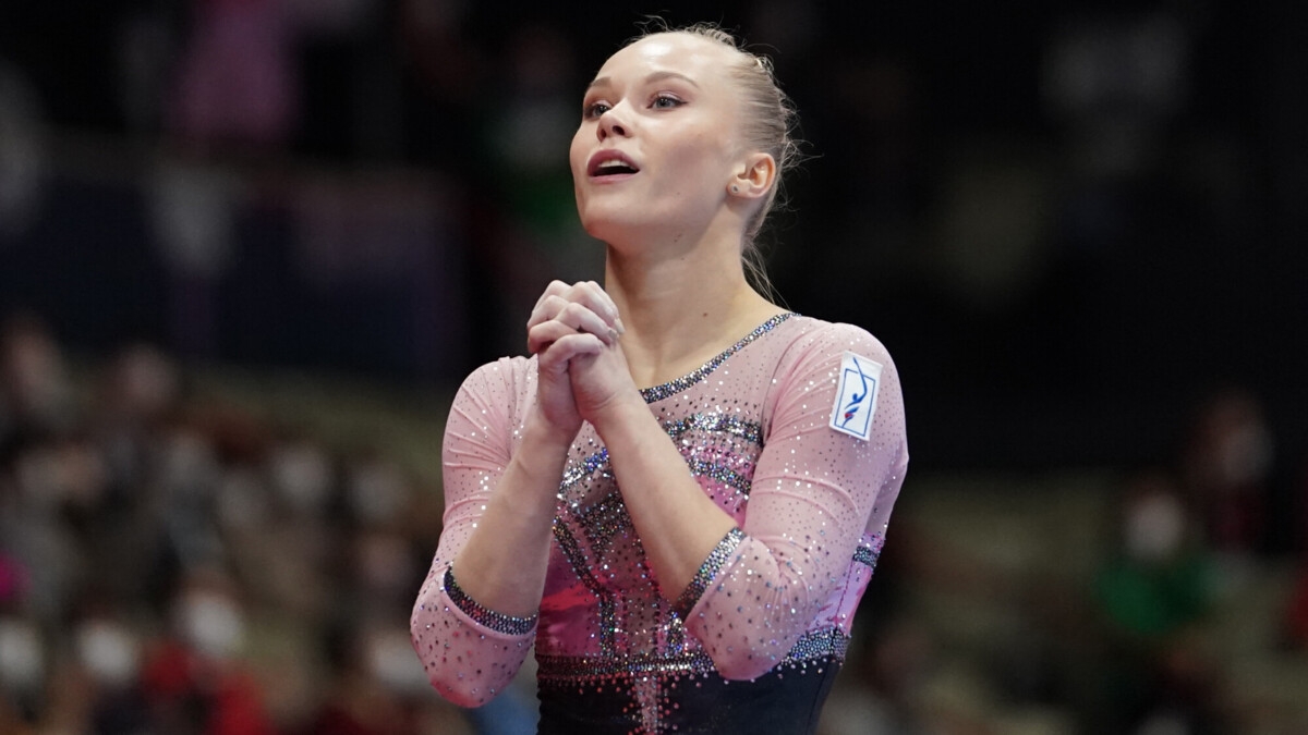 Гимнастка Мельникова победила в вольных упражнениях на чемпионате России, Маринов выиграл золото на брусьях Гимнастка Мельникова победила в вольных упражнениях на чемпионате России, Маринов выиграл золото на брусьях