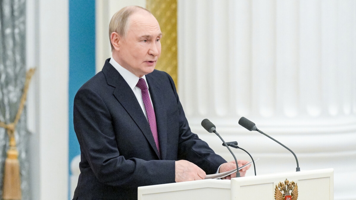 Владимир Путин заявил, что спорт должен быть максимально огражден от политизации