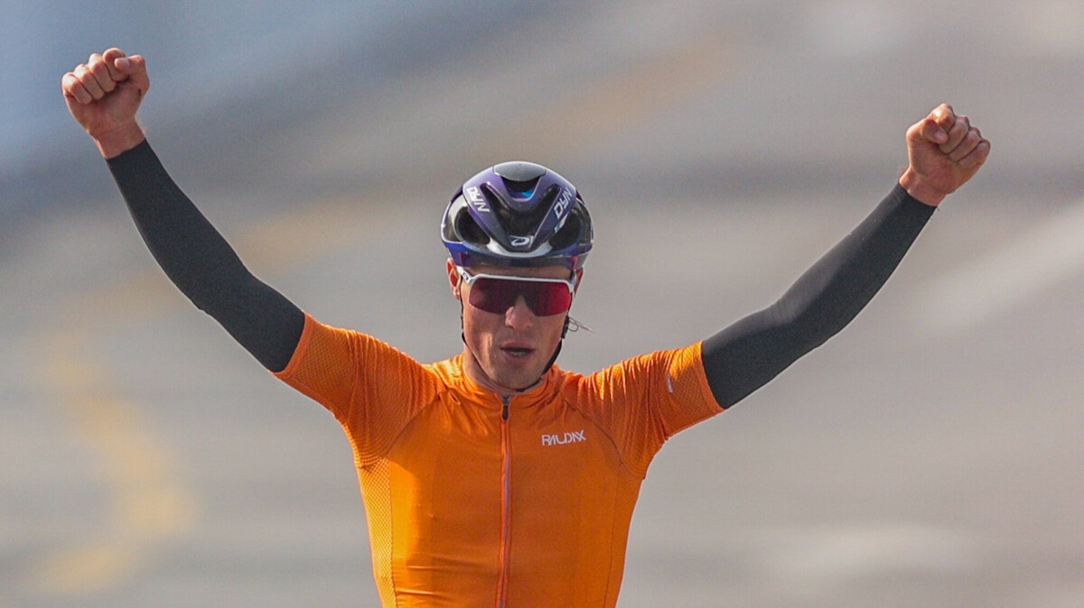 Российский велогонщик Рикунов стал победителем гонки в Китае Российский велогонщик Рикунов стал победителем гонки в Китае