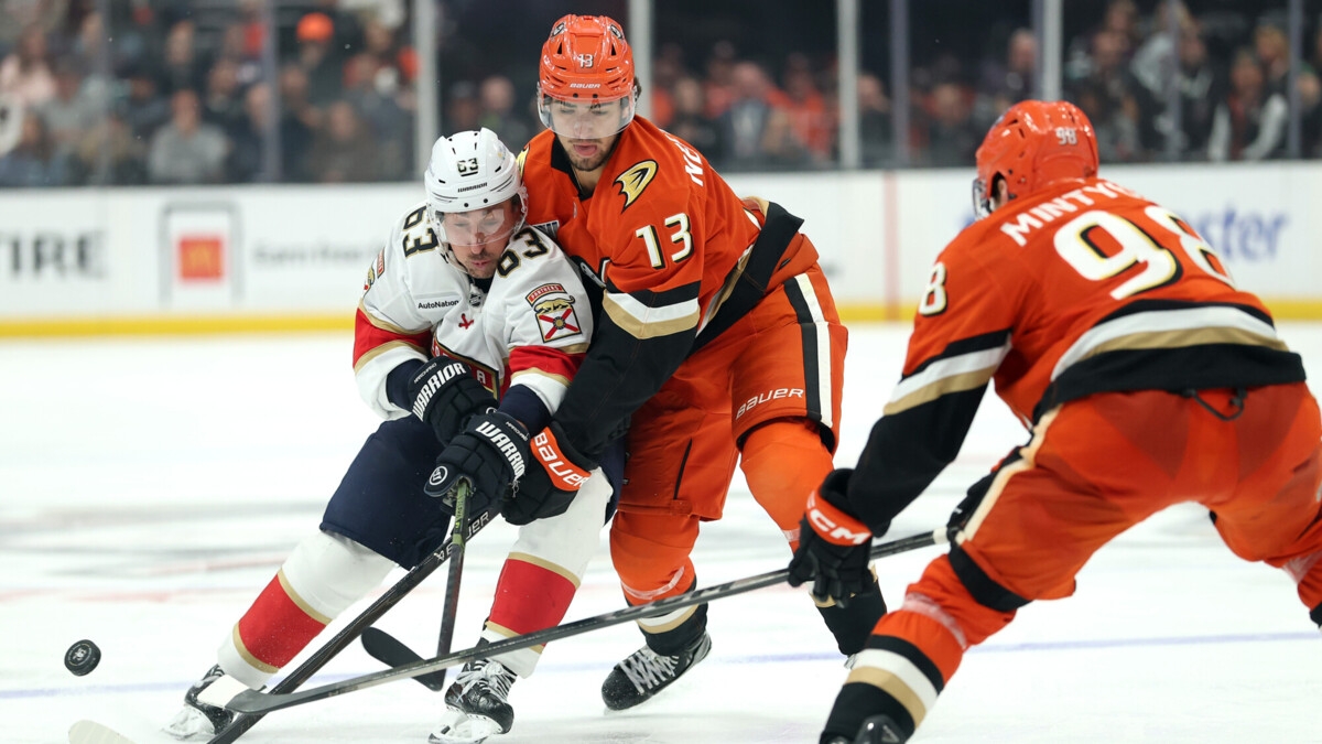 «Флорида» проиграла «Анахайму» в результативном матче НХЛ, Бобровский пропустил семь шайб «Флорида» проиграла «Анахайму» в результативном матче НХЛ, Бобровский пропустил семь шайб