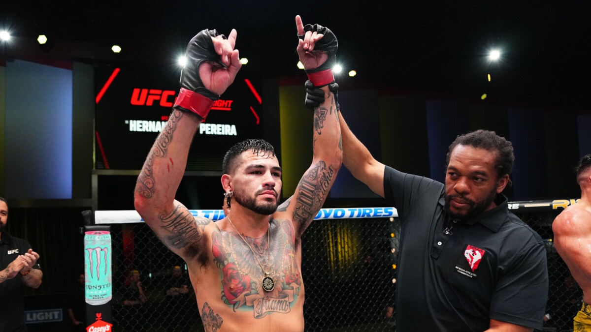 Эрнандес победил Долидзе в главном поединке турнира UFC Vegas 109
