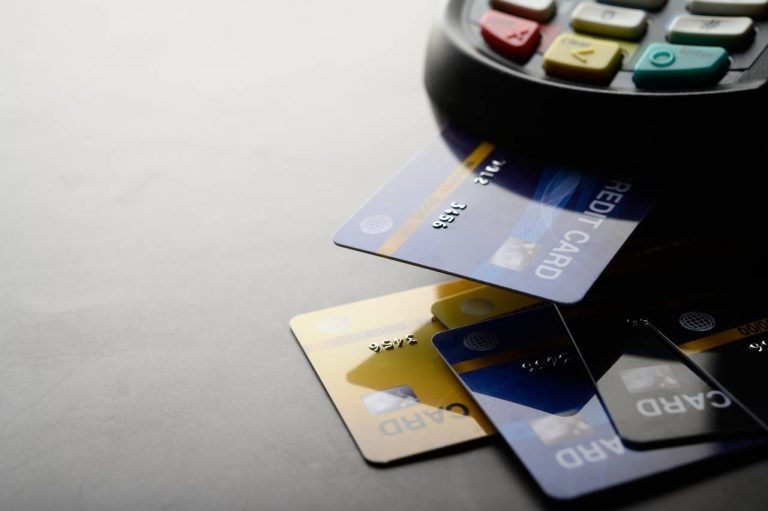 Что будет с картами Visa и MasterCard с истекшим сроком действия в России — официальный ответ ЦБ Что будет с картами Visa и MasterCard с истекшим сроком действия в России — официальный ответ ЦБ