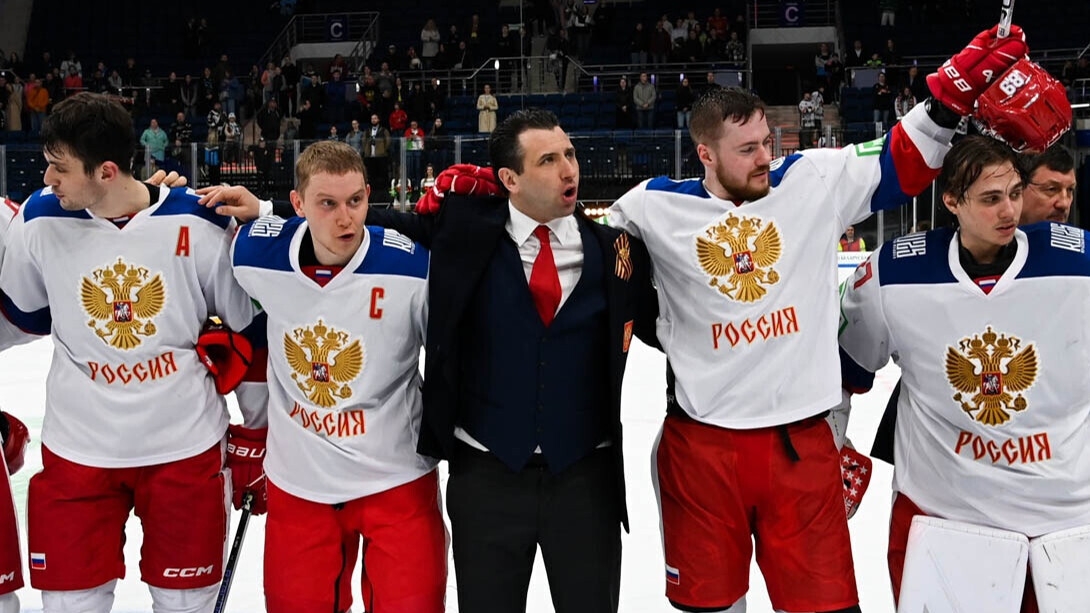 Умар Кремлев: «Верю, что и хоккеисты будут выступать на международных турнирах под флагом России»