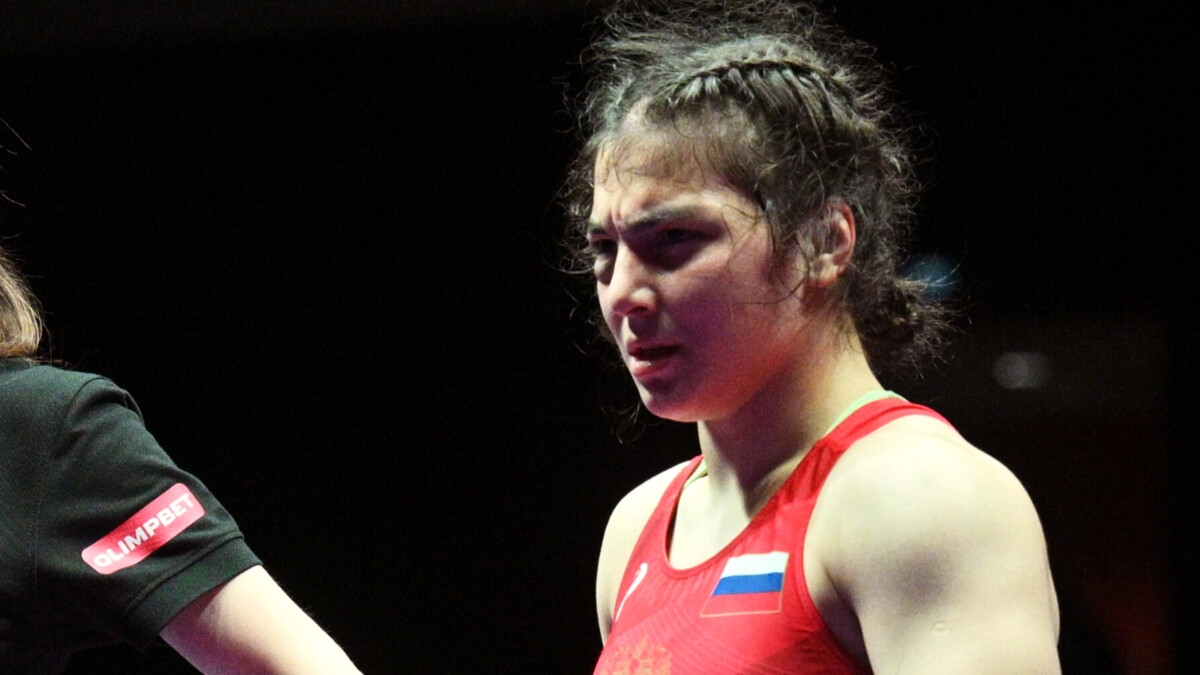 Призер чемпионата мира по борьбе Танделова: «Хочу пояс победительницы турнира больше, чем Олимпиаду» Призер чемпионата мира по борьбе Танделова: «Хочу пояс победительницы турнира больше, чем Олимпиаду»