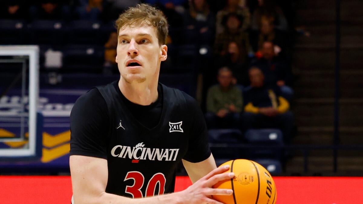 Российский центровой Лахин примет участие в Летней лиге в составе действующего чемпиона НБА «Оклахомы»