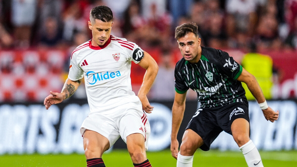 «Севилья» сыграла вничью с «Эльче» в матче Ла Лиги