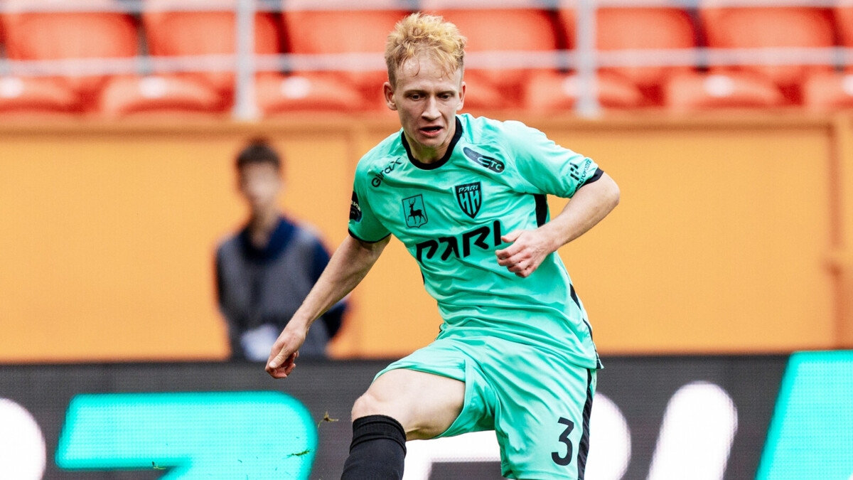 Футболист «Пари НН» Коледин — о сорвавшемся переходе в «Риеку»: «Клуб начали покупать люди из США. Вмешалась политика» Футболист «Пари НН» Коледин — о сорвавшемся переходе в «Риеку»: «Клуб начали покупать люди из США. Вмешалась политика»