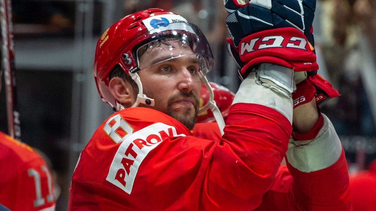 Александр Овечкин исполнил гимн России в Турции