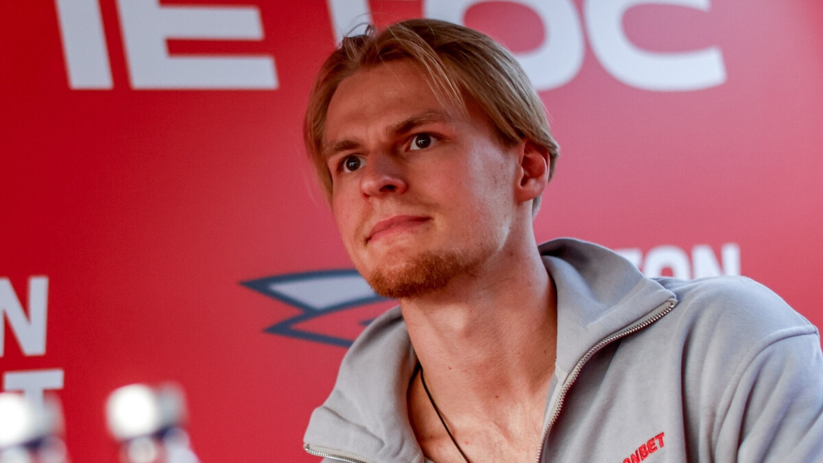 Тренер «Авангарда» Буше назвал сроки возвращения Василия Пономарева