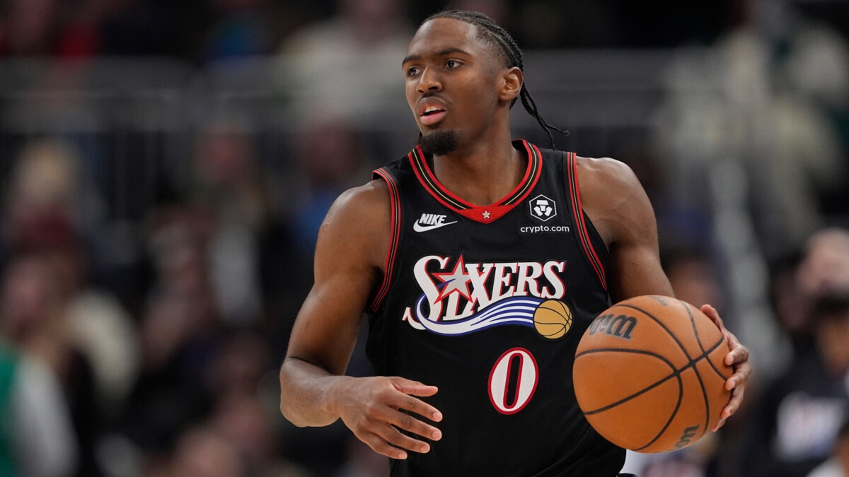 «Филадельфия» обыграла «Милуоки» в НБА благодаря 54 очкам Макси