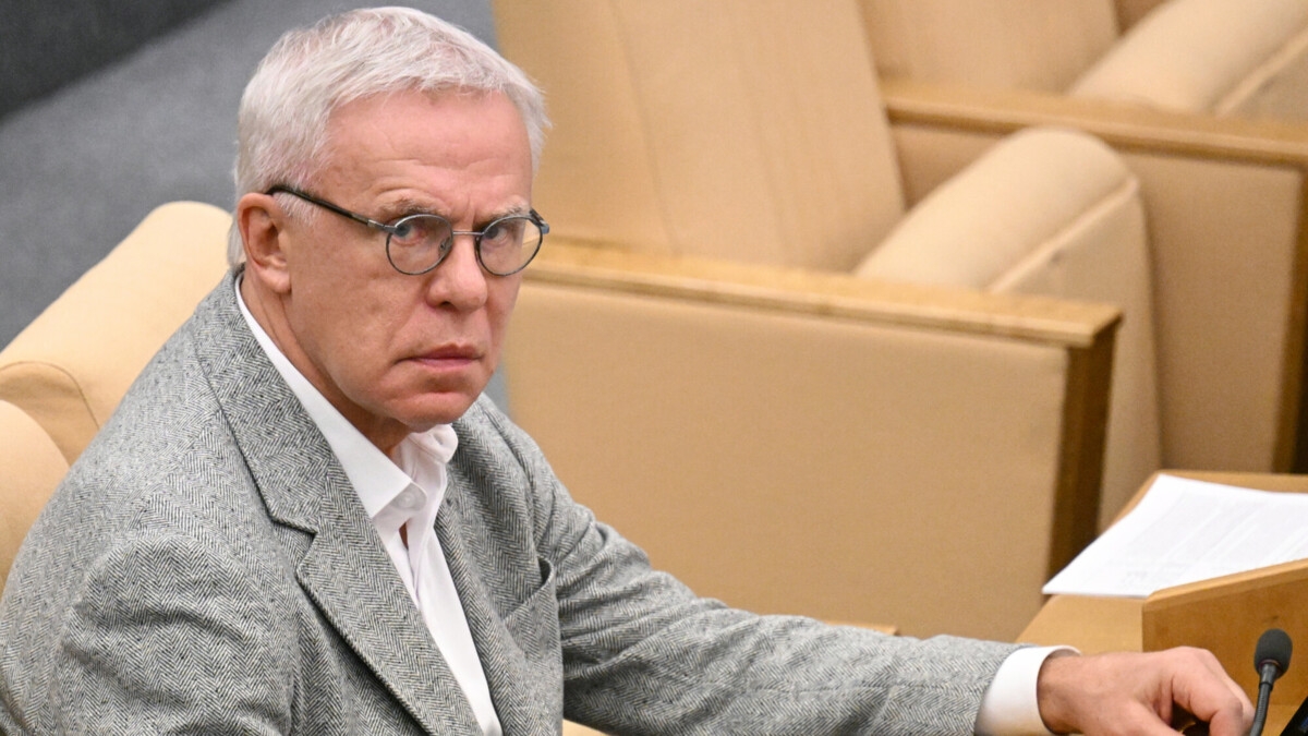 «Федерации все скидывают на Олимпийский комитет, а нас используют в этой позорной игре» — Фетисов о возможном недопуске сборной России на ОИ‑2026