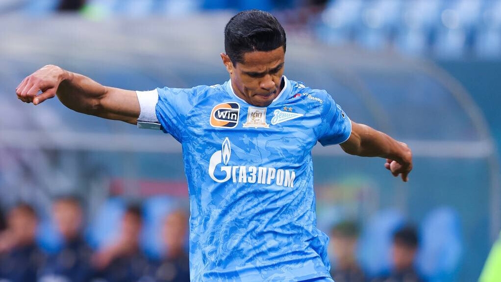 Защитник «Зенита» Дуглас Сантос провел первую тренировку в составе сборной Бразилии