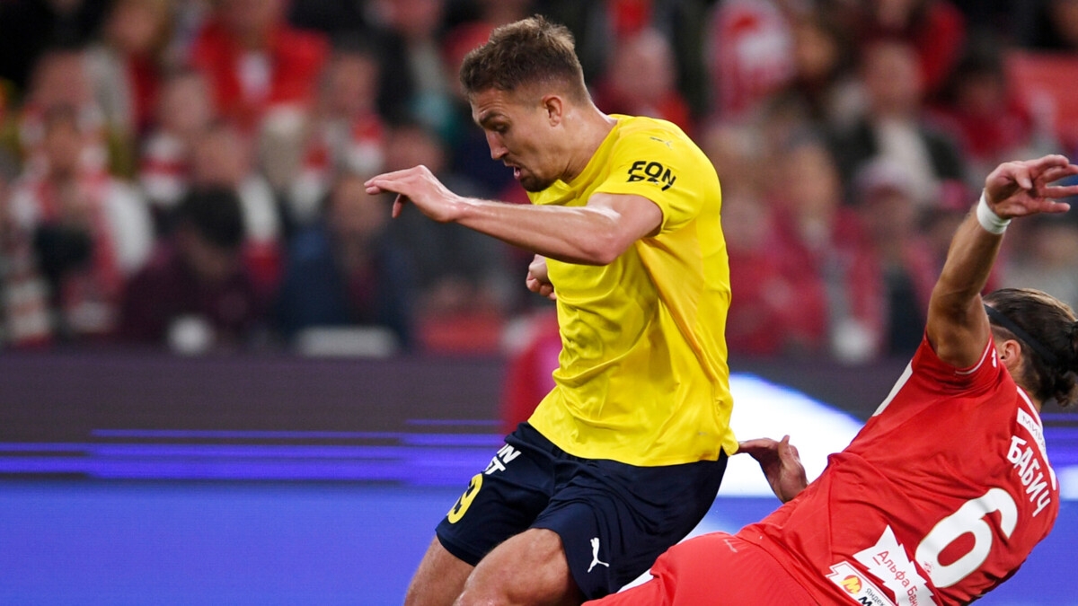 «Почему на Заболотном ставят пенальти, а на мне нет?». Голенков жестко раскритиковал судейство