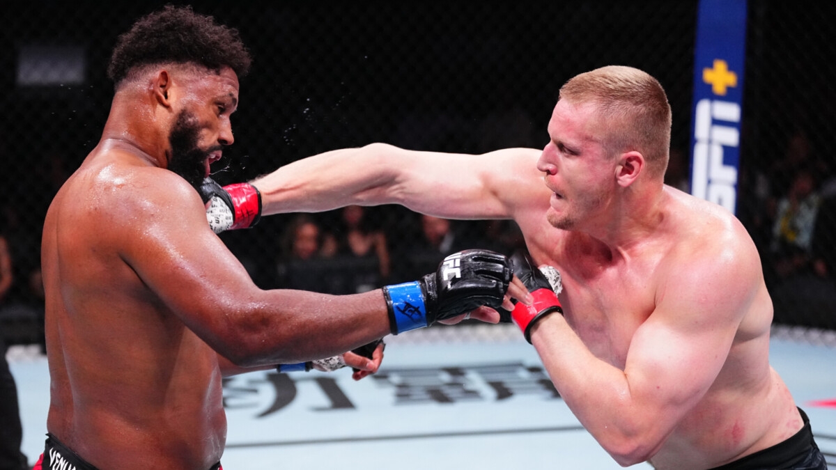 Боец UFC Павлович рассказал о сроках восстановления после боя с Кортесом‑Акостой