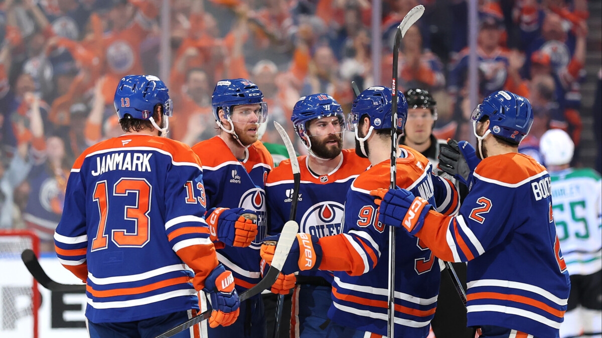 «Эдмонтон» переиграл «Виннипег» в предсезонном матче НХЛ «Эдмонтон» переиграл «Виннипег» в предсезонном матче НХЛ