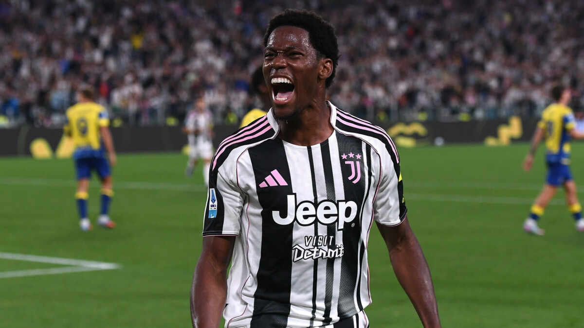 Гол Дэвида принес «Ювентусу» победу над «Пармой» в матче Серии А Гол Дэвида принес «Ювентусу» победу над «Пармой» в матче Серии А