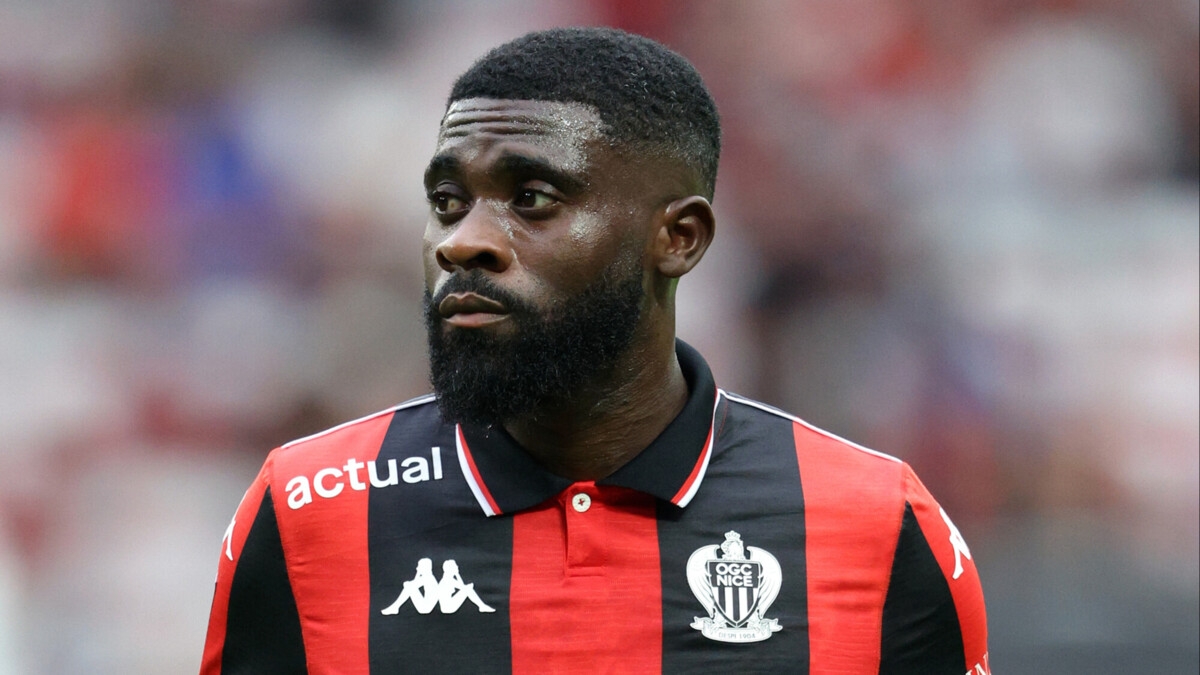 Два футболиста «Ниццы» отправлены на больничный после нападения болельщиков Два футболиста «Ниццы» отправлены на больничный после нападения болельщиков