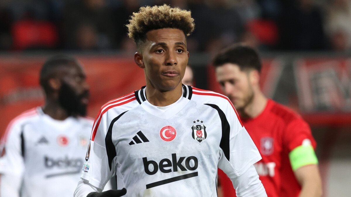 «Бешикташ» опроверг сообщения о переговорах со «Спартаком» по трансферу Фернандеша