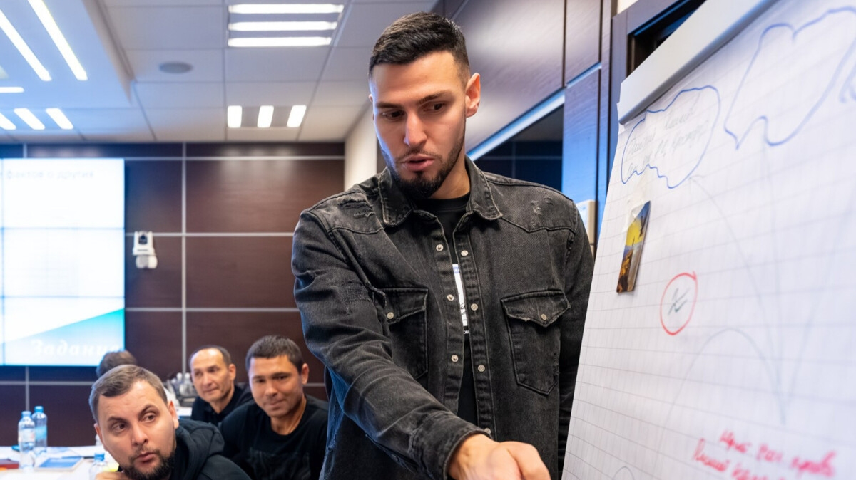 Гасилин рассказал, кого из футболистов считает открытием первой половины сезона РПЛ Гасилин рассказал, кого из футболистов считает открытием первой половины сезона РПЛ