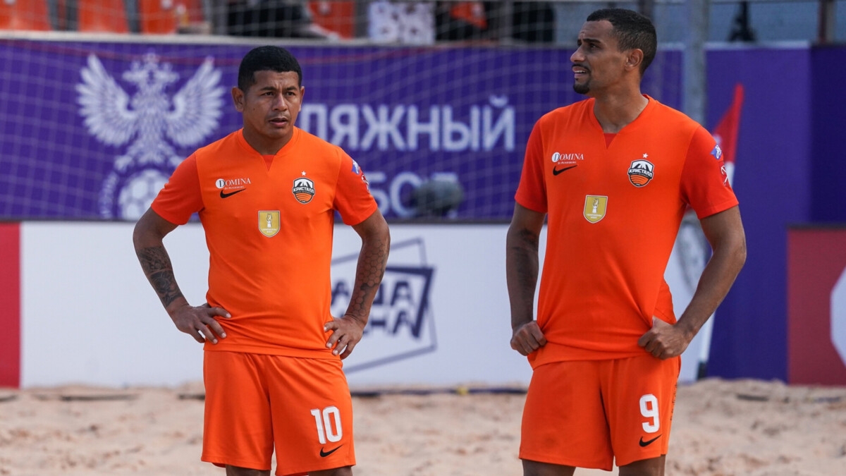 «Кристалл» и «Лекс» сыграют в финале чемпионата России по пляжному футболу