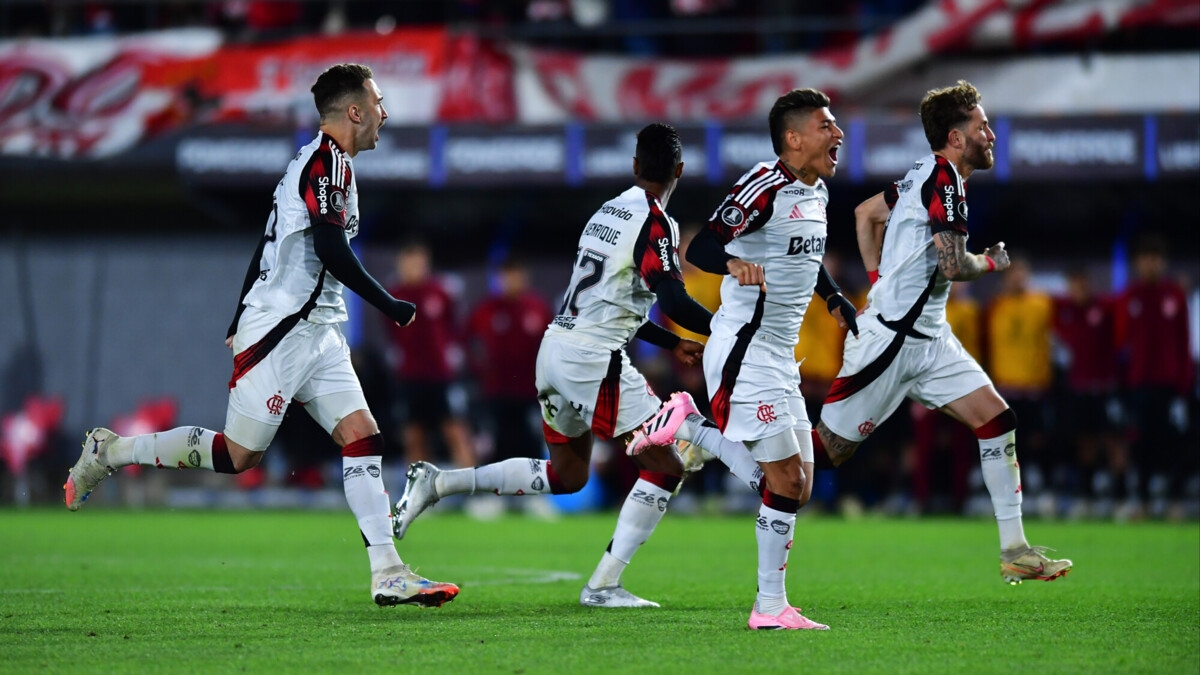 «Фламенго» обыграл «Расинг» в первом матче полуфинала Кубка Либертадорес «Фламенго» обыграл «Расинг» в первом матче полуфинала Кубка Либертадорес