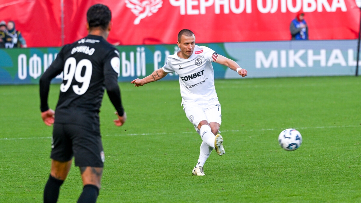 Тедеев &mdash; о продлении контракта с Савичевым: &laquo;Руководство &laquo;Акрона&raquo; правильно отнеслось к футболистам, которые это заслужили&raquo;