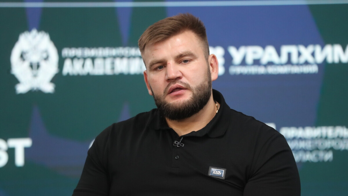 «Евлоев сейчас на бешеном подъеме. Его будет тяжело кому‑то остановить, он будущий претендент на пояс UFC» — Сидельников