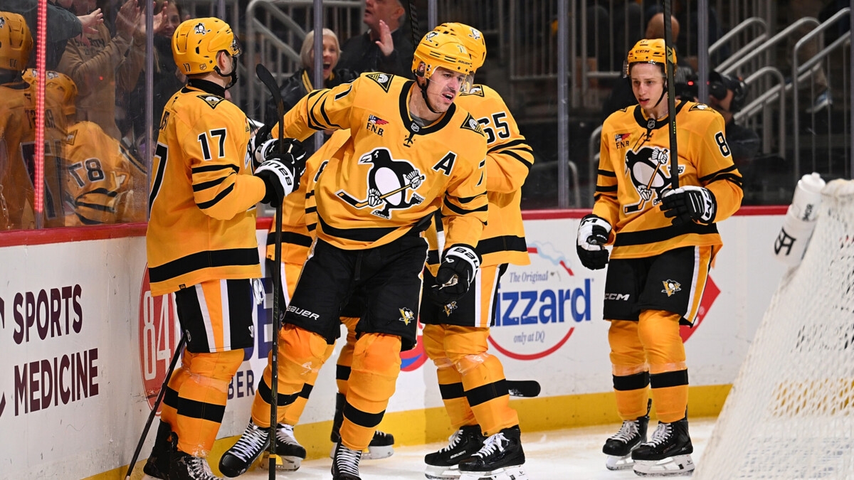 «Питтсбург» переиграл «Тампу» в матче НХЛ, Малкин оформил дубль «Питтсбург» переиграл «Тампу» в матче НХЛ, Малкин оформил дубль