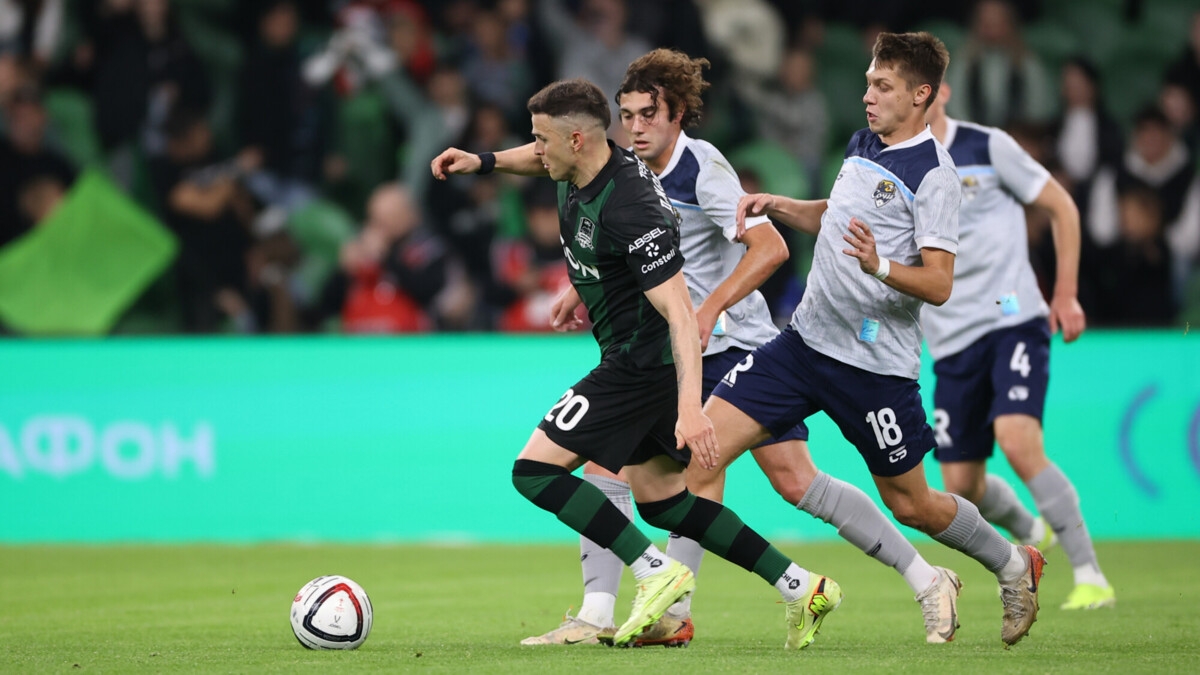 «Краснодар» разгромил «Сочи» в матче Кубка России «Краснодар» разгромил «Сочи» в матче Кубка России