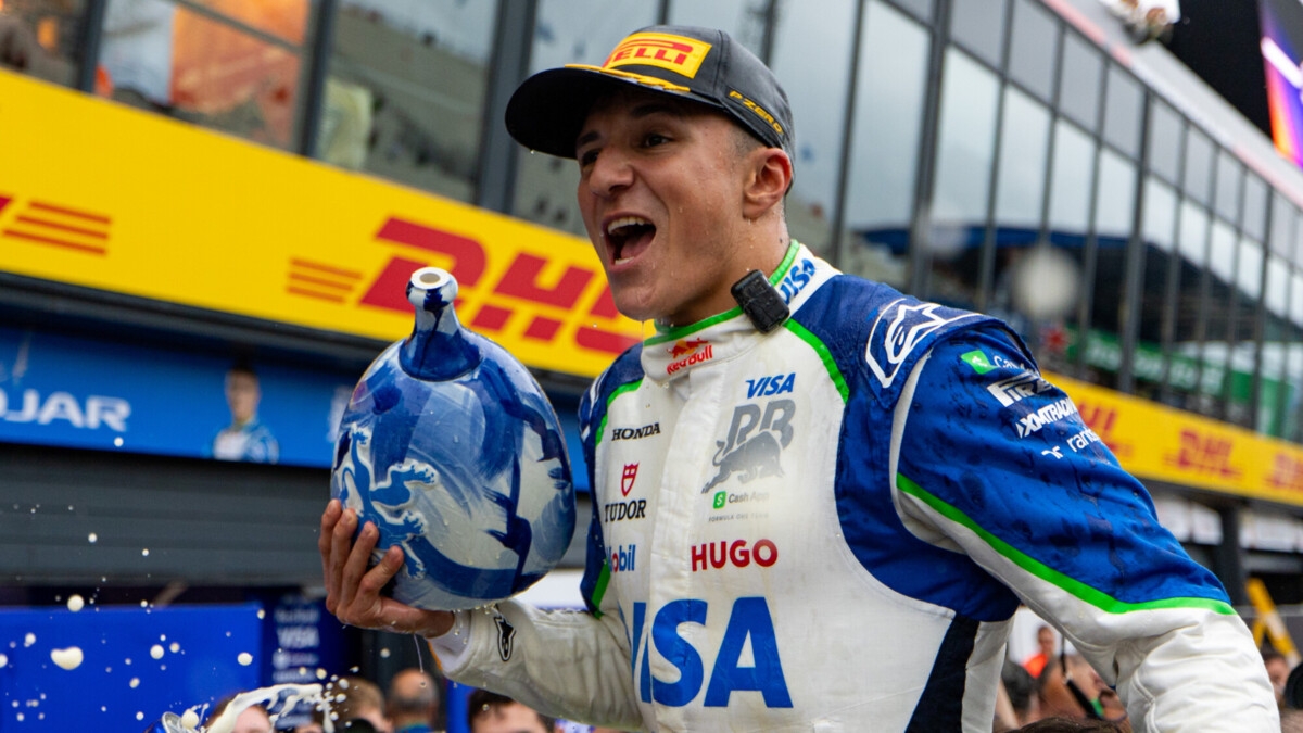 Даниил Квят поздравил Хаджара с подиумом в «Формуле‑1»