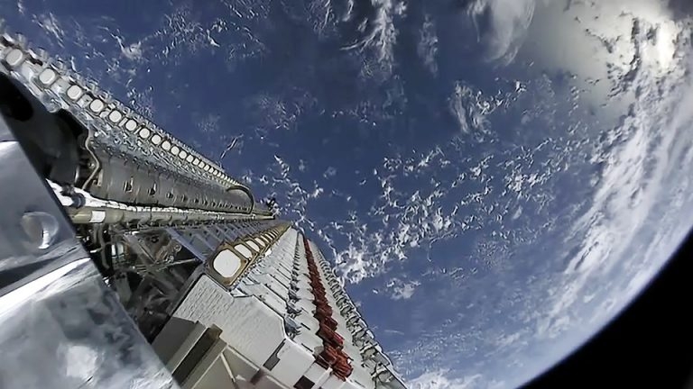 Илон Маск пообещал, что Starlink заменит всех сотовых операторов